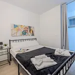 בית נופש Sea View House 6 *